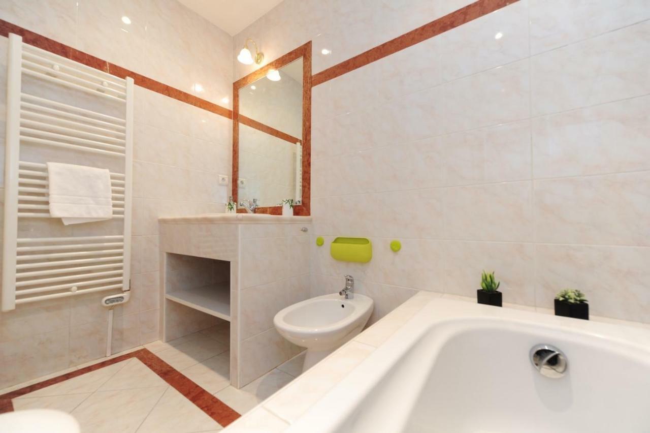 Le Savoy Palace - Five Stars Holiday House 니스 외부 사진
